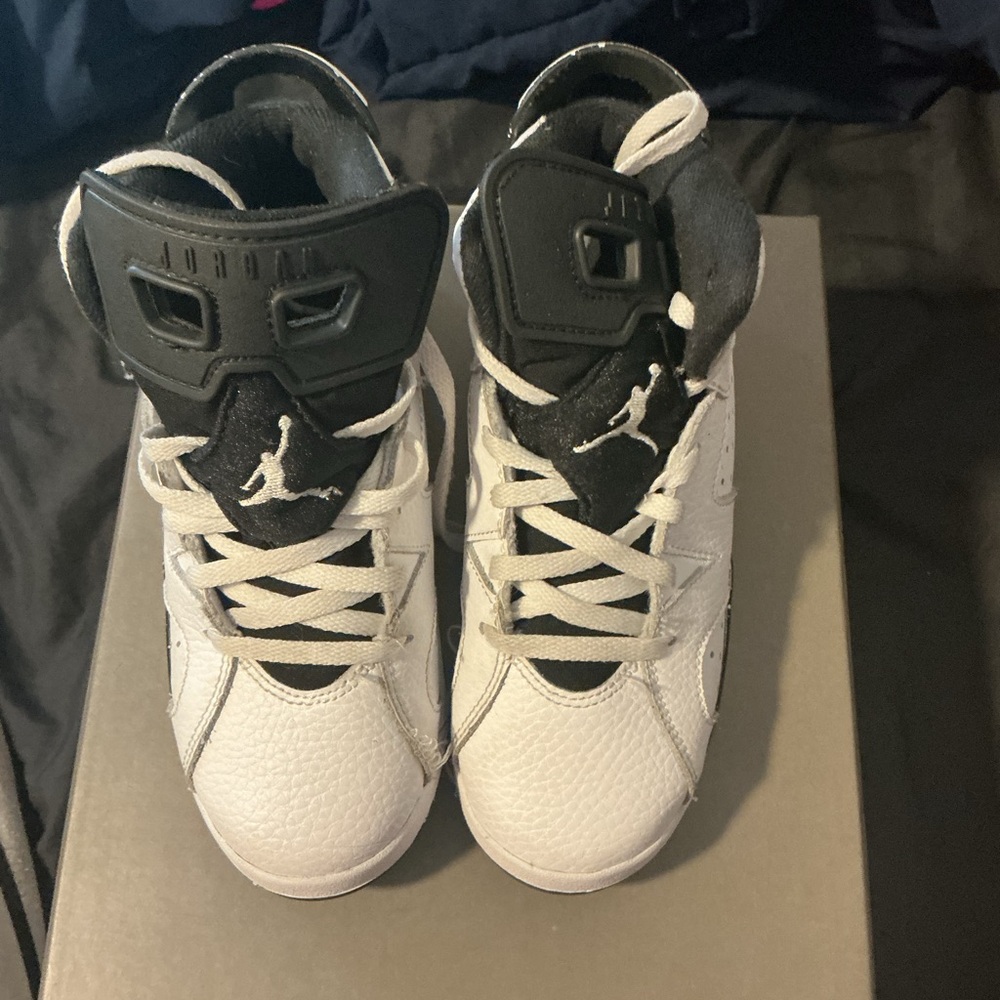 Jordan 6 reverse Oreo